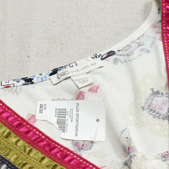 NEW Cato Women Blouse Top V Neck Paisley Short Sleeve Polyester White Size 26/28 - Picture 7 of 8